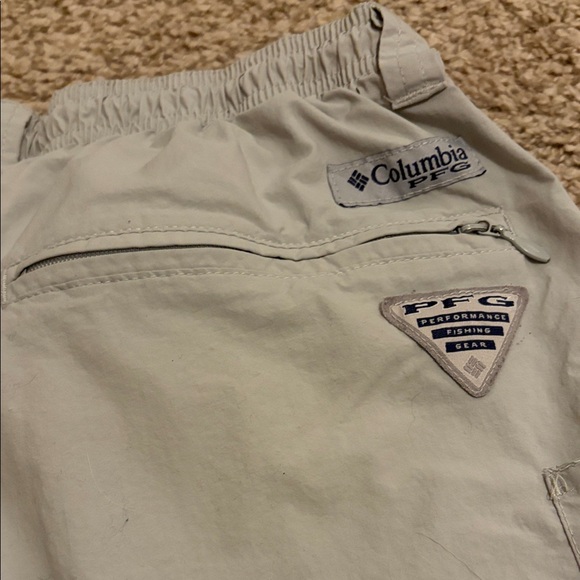 Men’s Columbia PFG Omni- shade size medium light gray shorts - Picture 6 of 6